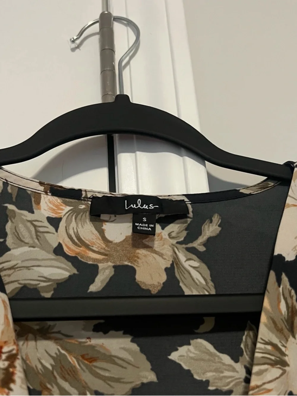Lulus Floral Romper Size S – Like New Black Long Sleeve
